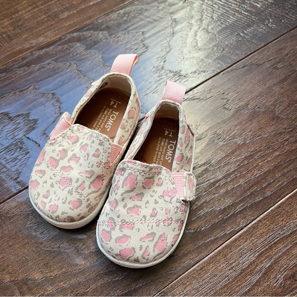 Pink Tom’s